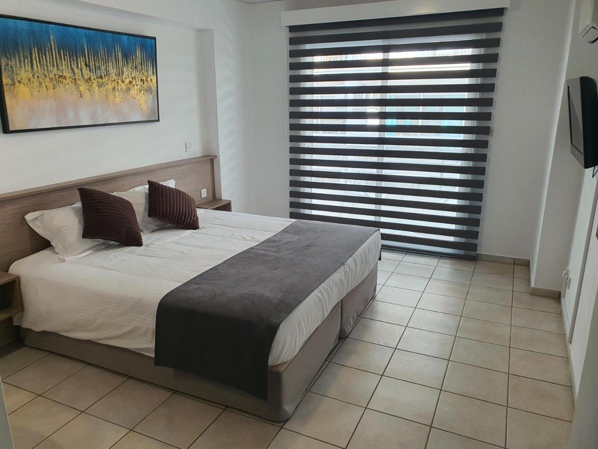 Larnaca Bay Suites Exterior foto
