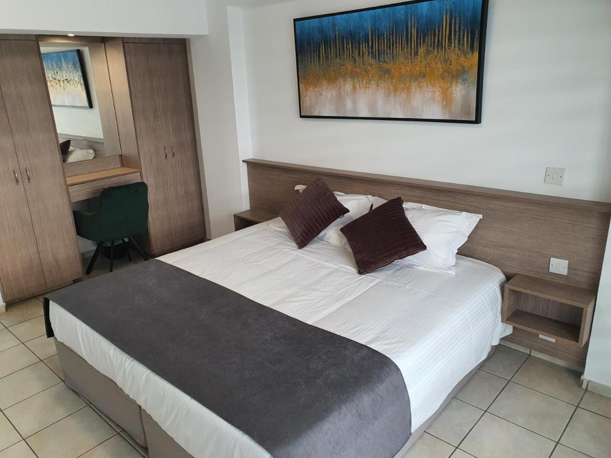 Larnaca Bay Suites Exterior foto