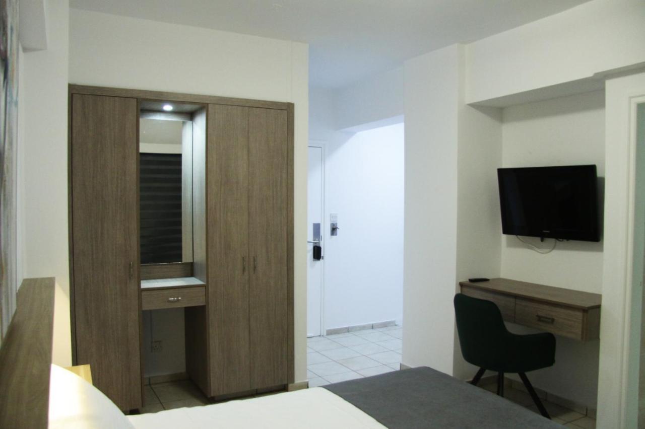 Larnaca Bay Suites Exterior foto