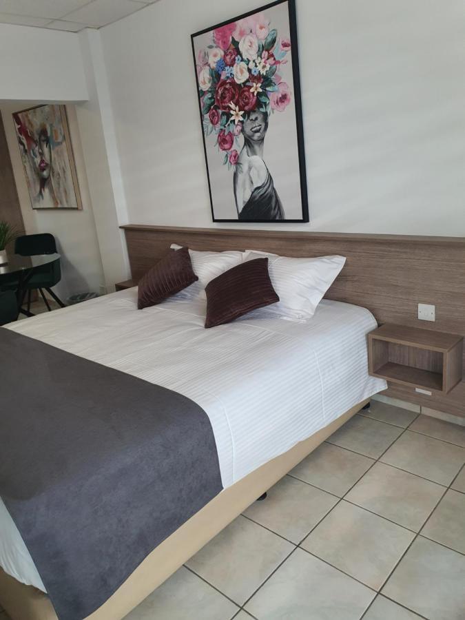 Larnaca Bay Suites Exterior foto