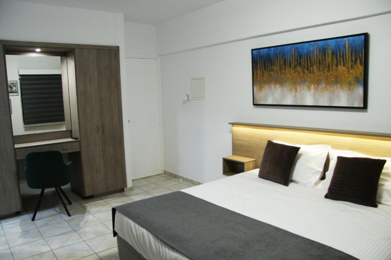 Larnaca Bay Suites Exterior foto