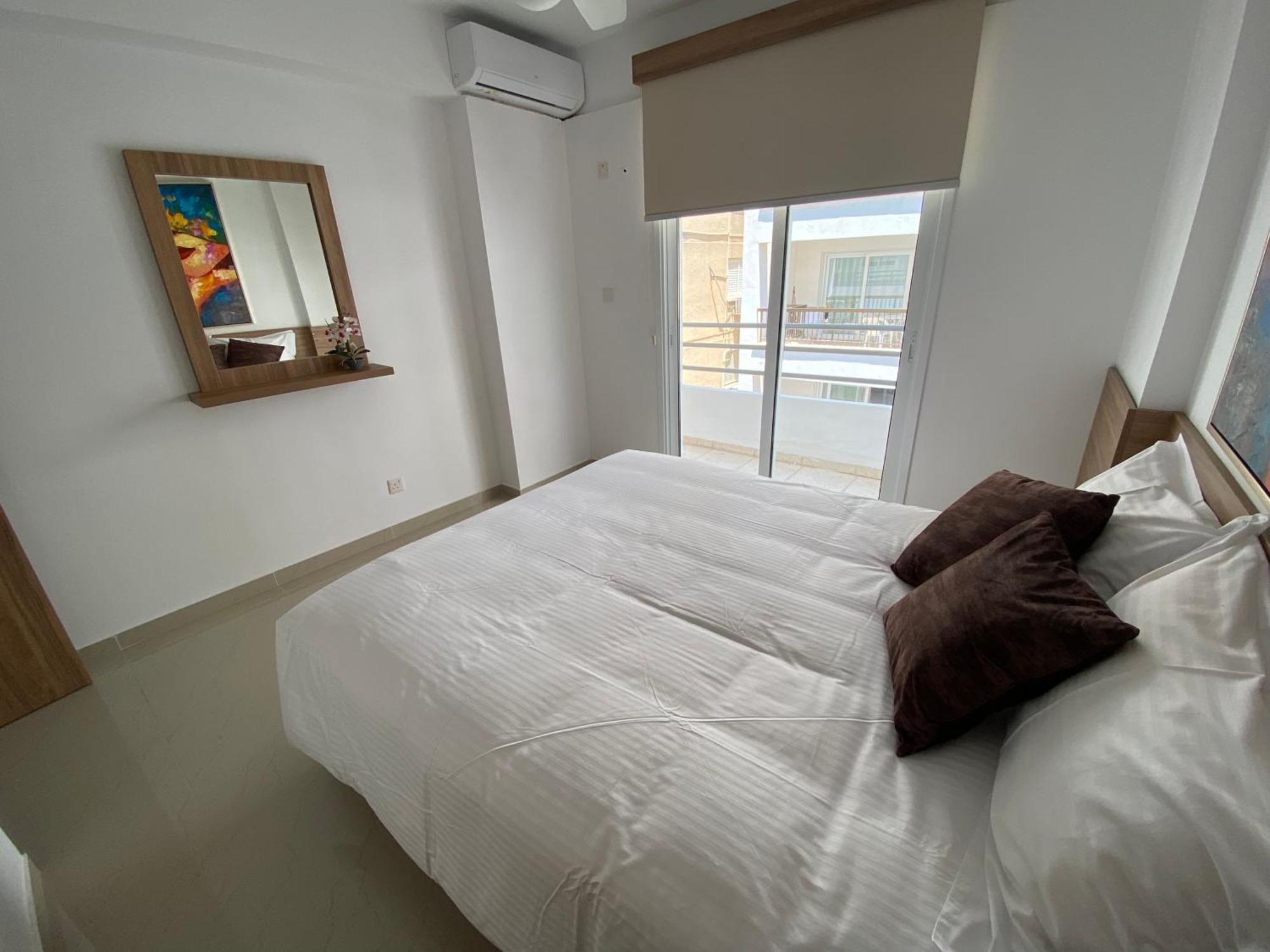 Larnaca Bay Suites Exterior foto