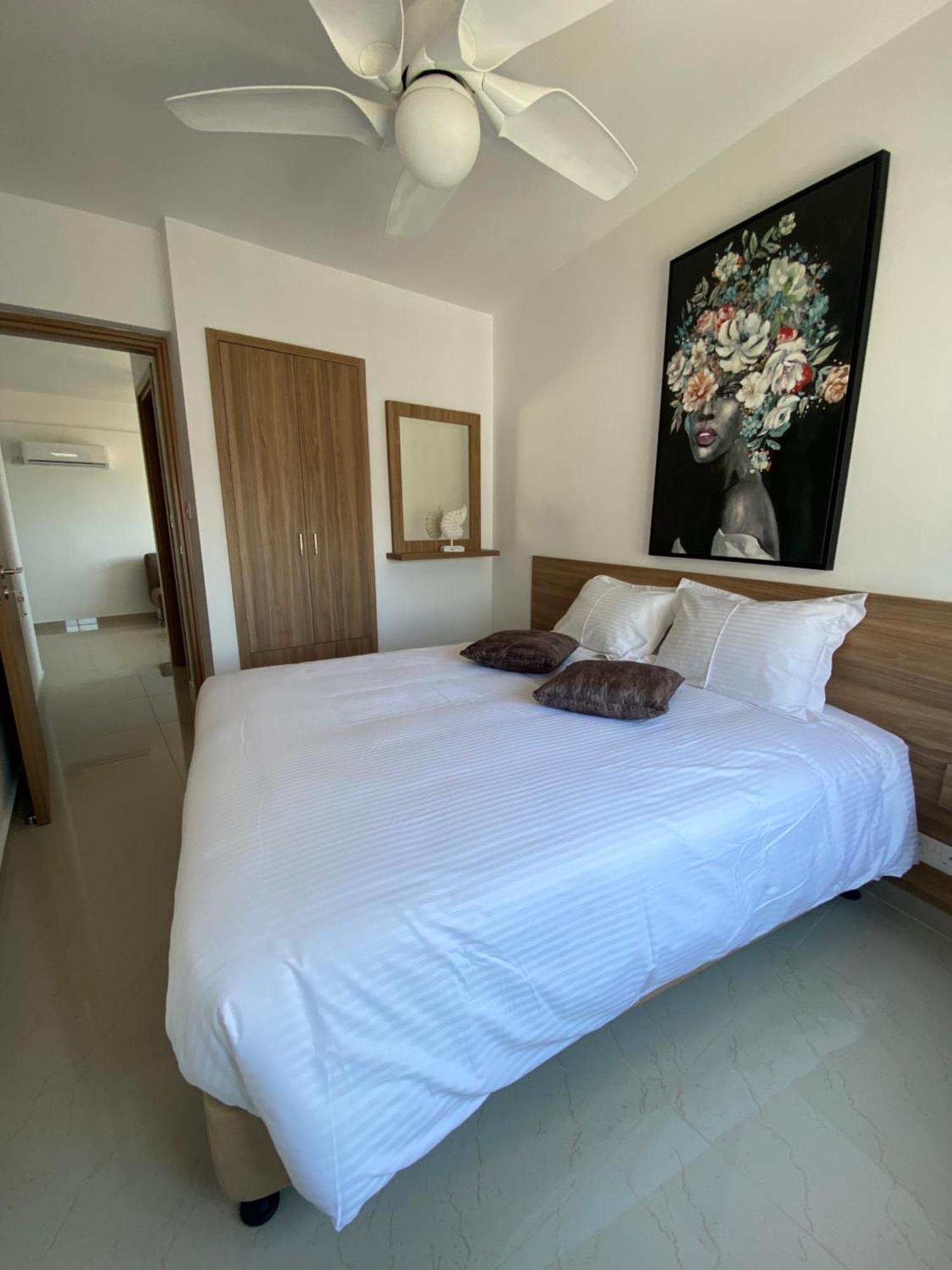 Larnaca Bay Suites Exterior foto