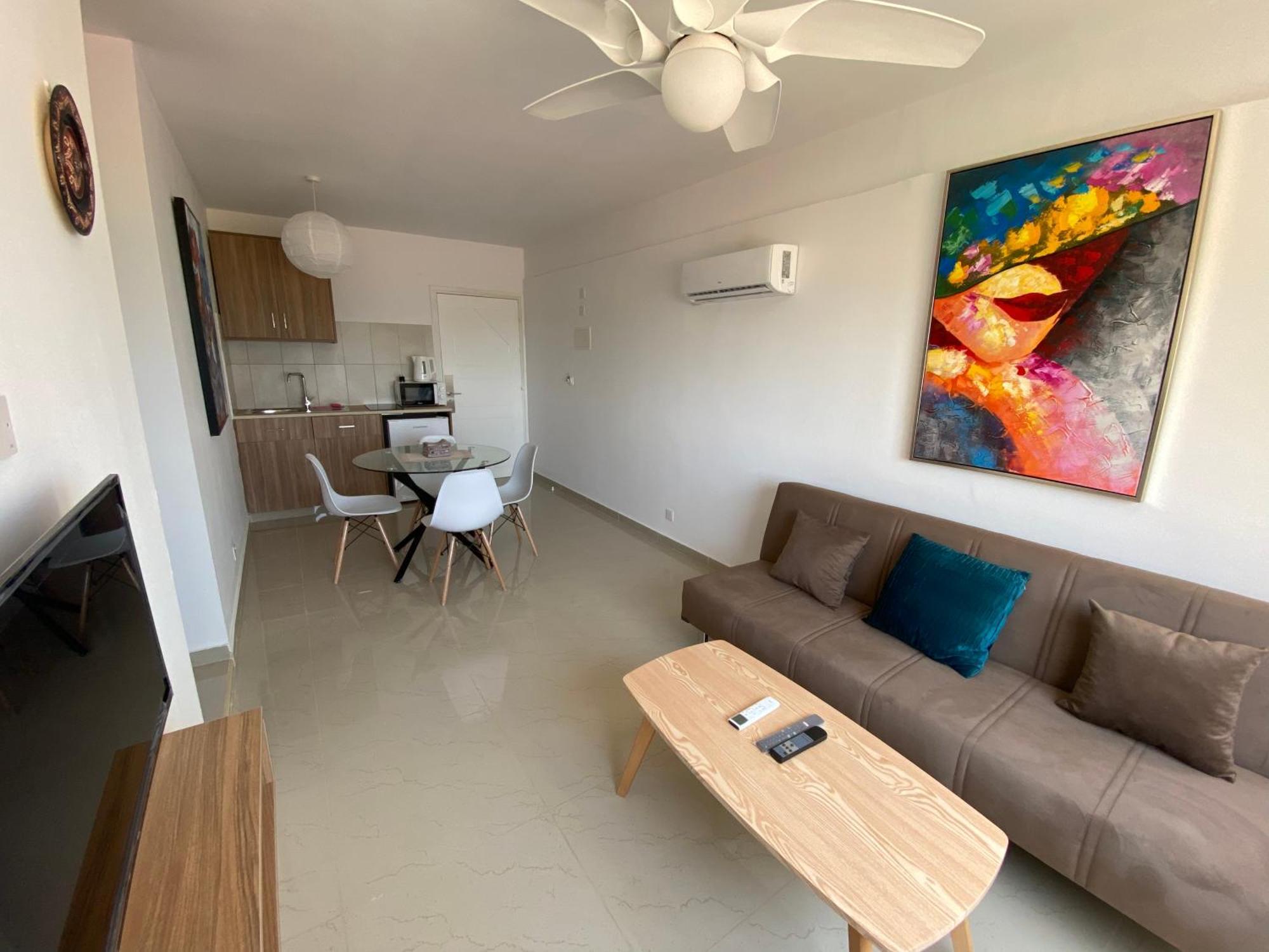 Larnaca Bay Suites Exterior foto