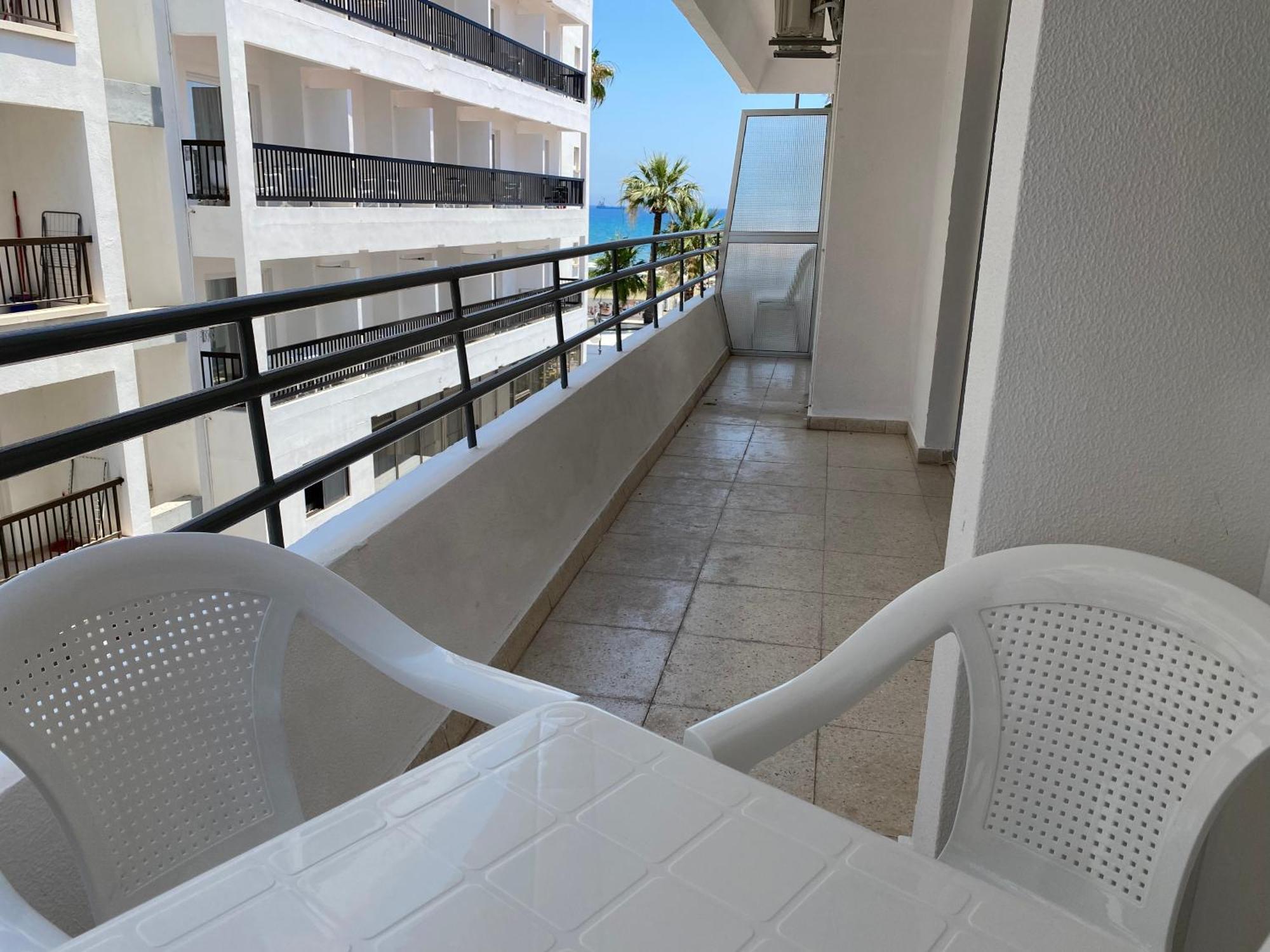 Larnaca Bay Suites Exterior foto